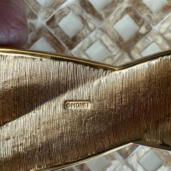 MONET Gorgeous Vintage Necklace - Picture 4 of 4